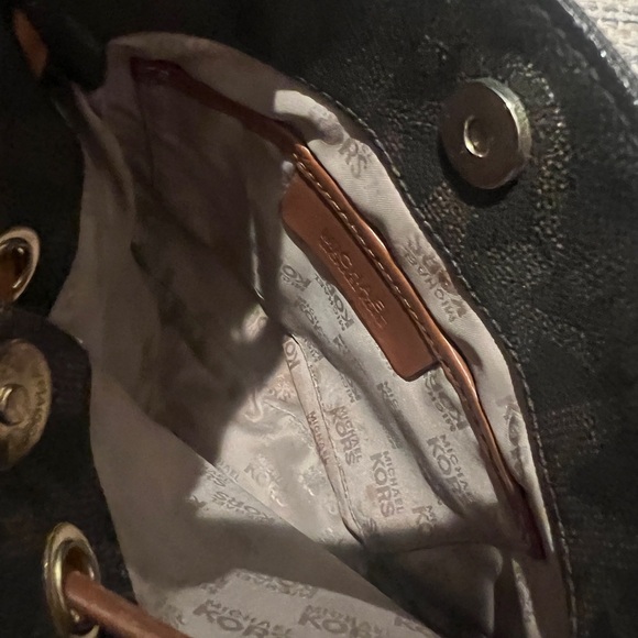 Michael Kors Small Crossbody Bucket Bag Purse Fringe Tassel - Picture 8 of 8